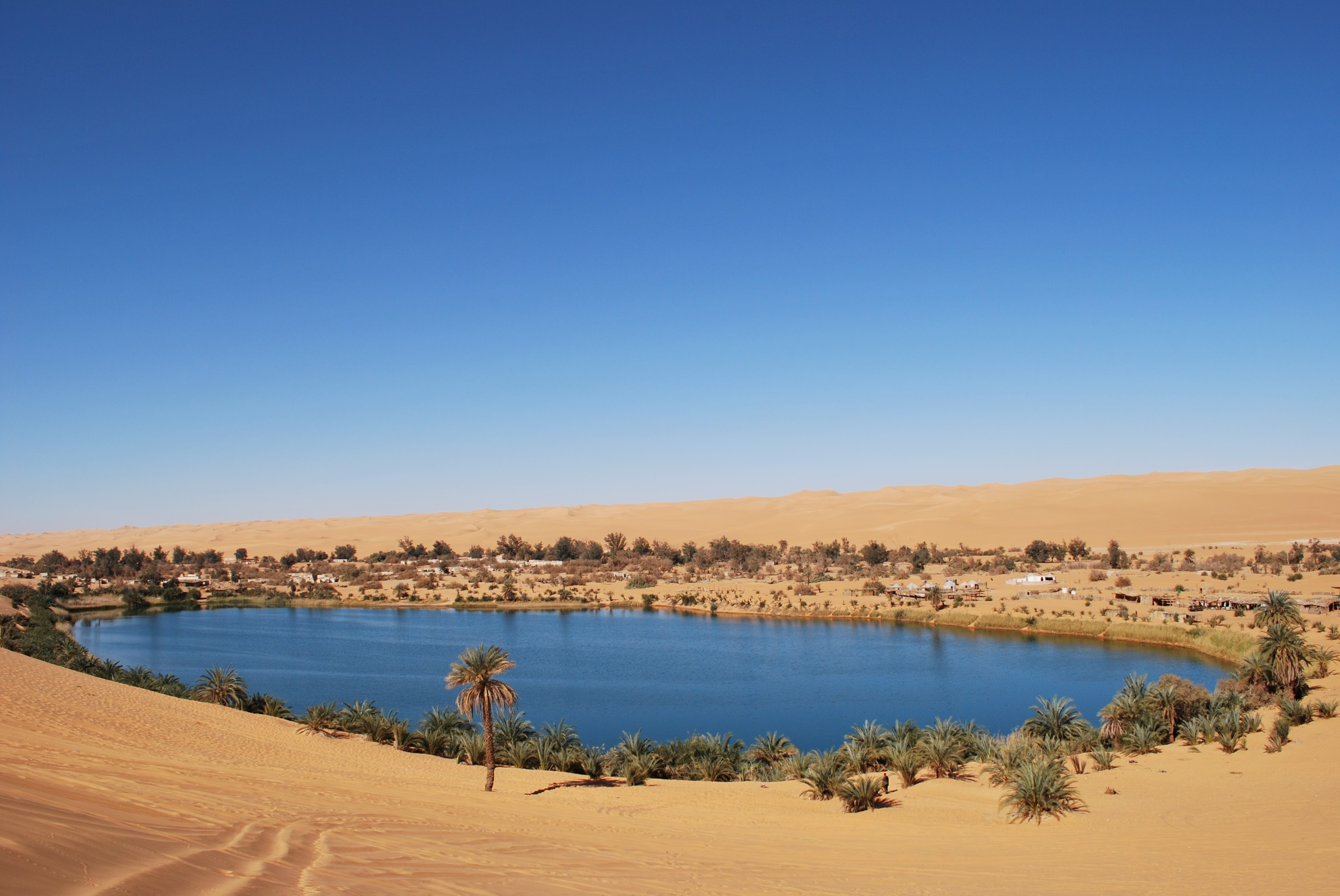 مشهد لبحيرة قبر عون